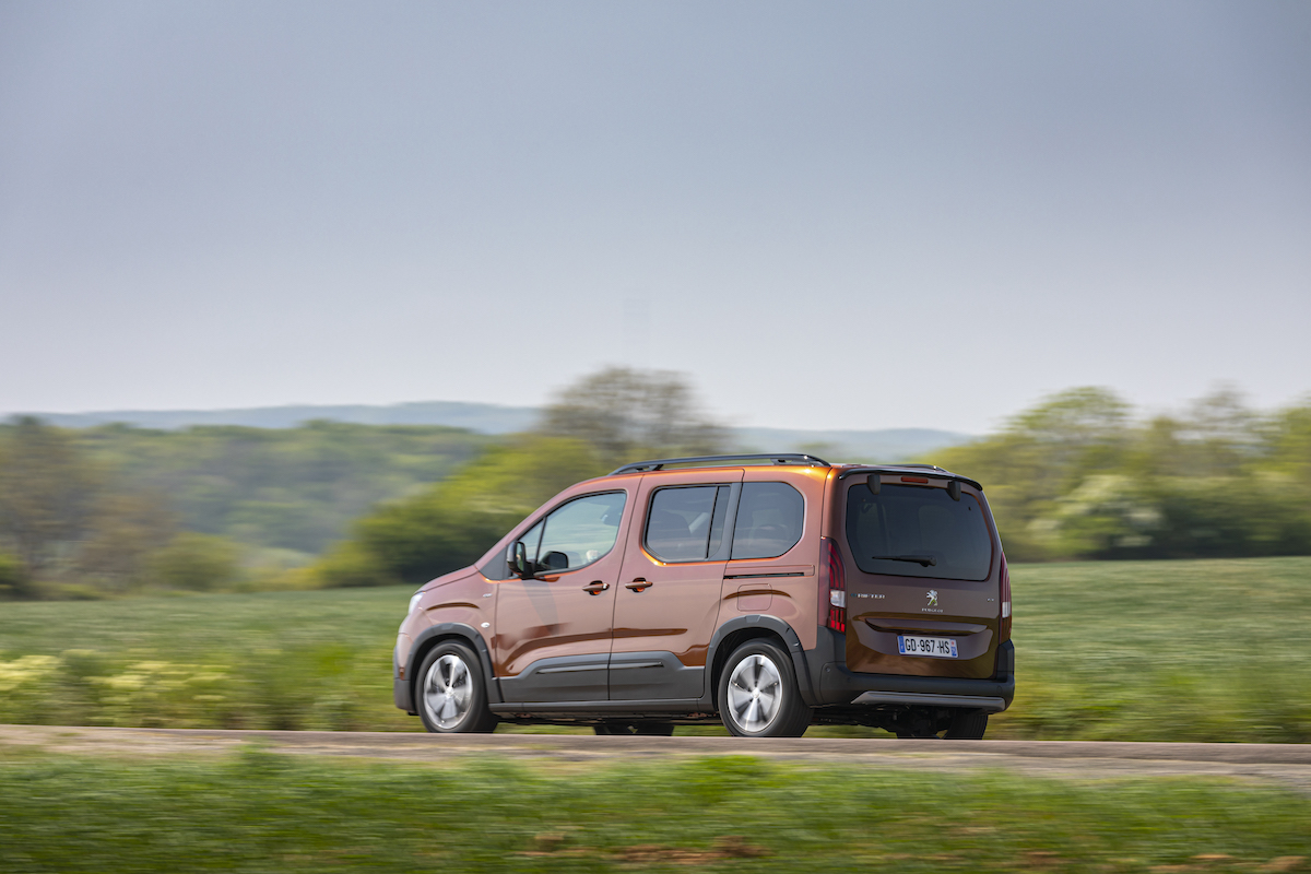 Peugeot E-Rifter, il multispazio elettrico adatto a differenti esigenze