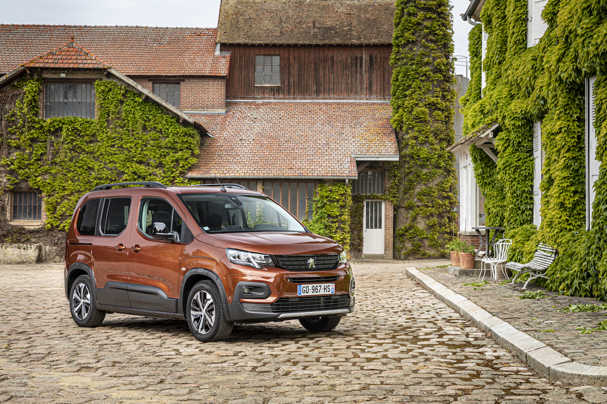 Peugeot E-Rifter, il multispazio elettrico adatto a differenti esigenze