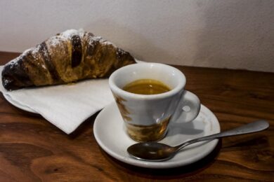 Caffè salato, è caro-tazzina al bar. Maglia nera: Trento, Cuneo e…