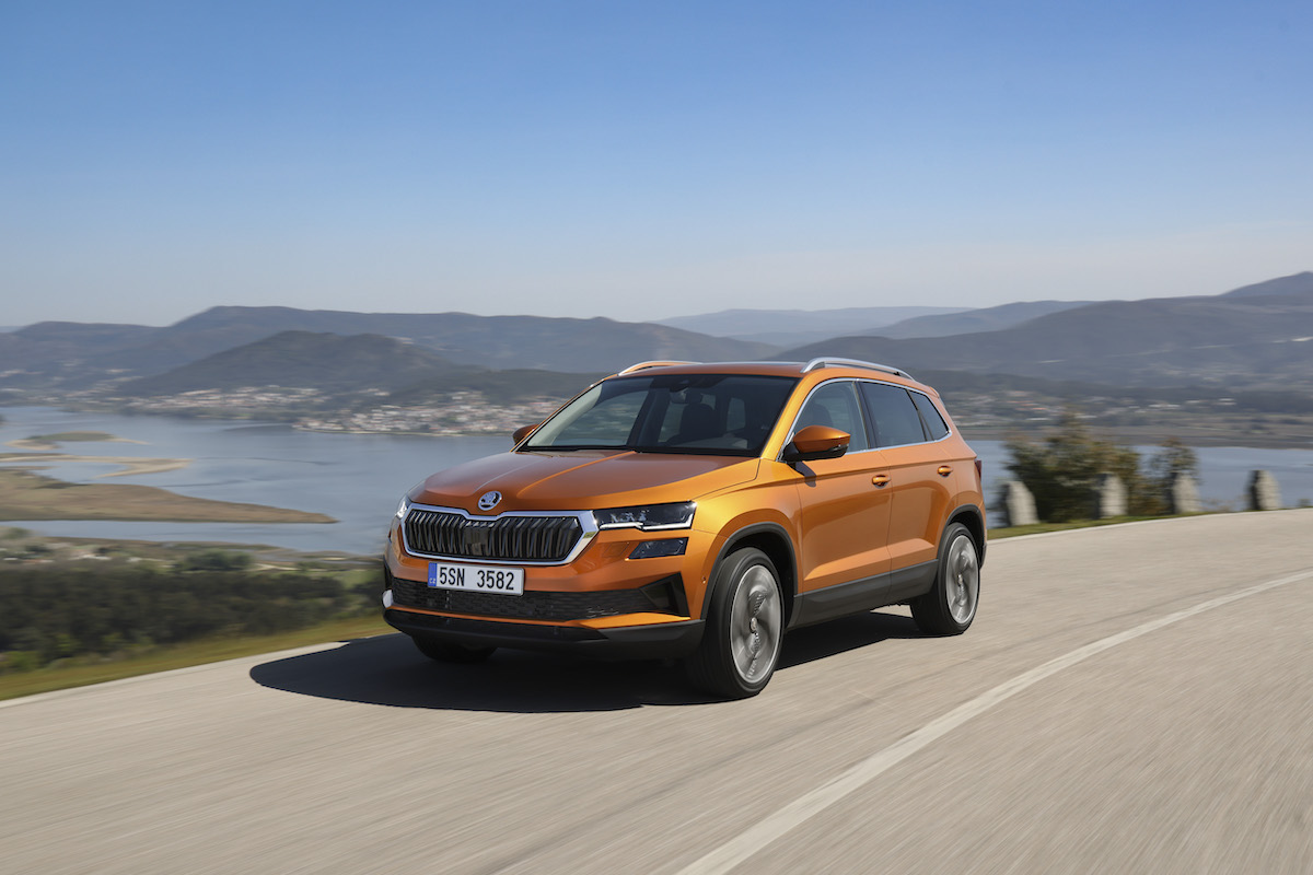 Nuovo ŠKODA KAROQ: design più raffinato e miglior efficienza