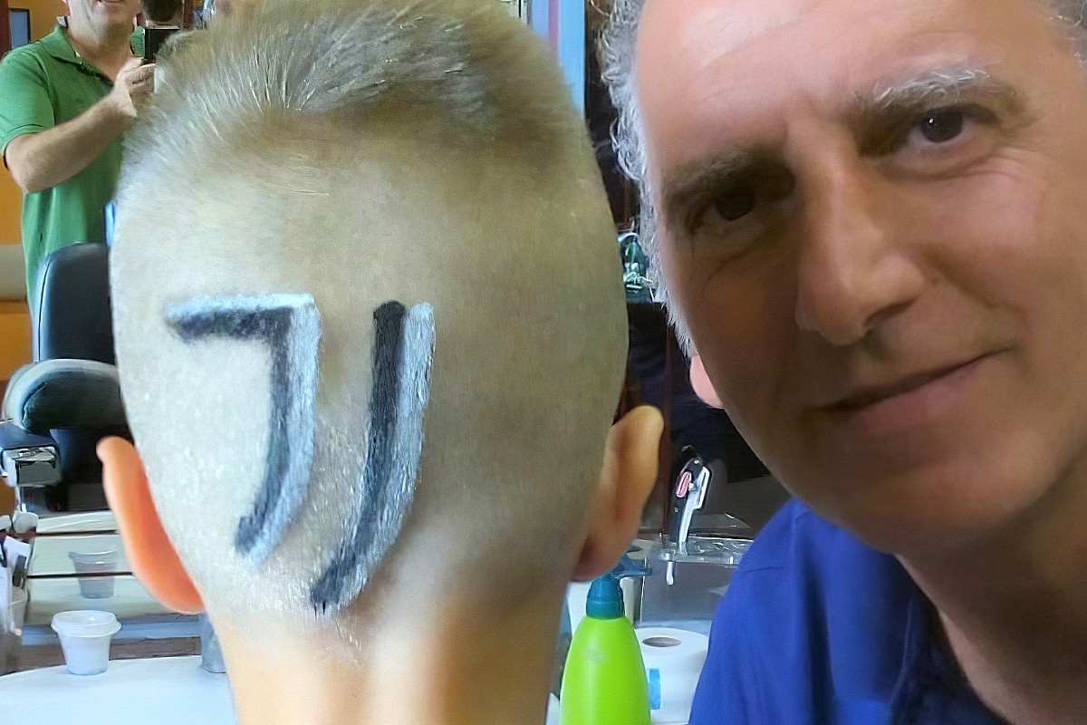 “Dovete scolpirvi sulla nuca lo stemma della Juve”: a processo padre violento “Dovete scolpirvi sulla nuca lo stemma della Juve”: a processo padre violento
