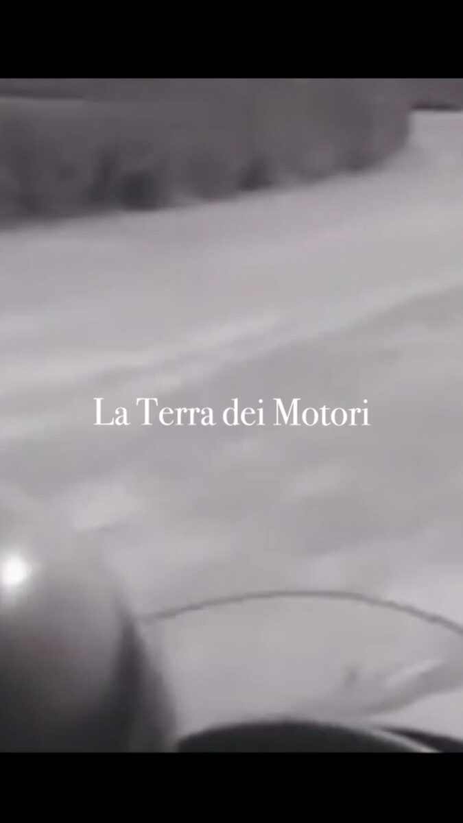 “La Terra dei Motori” il nuovo video racconto di Stefano Accorsi “La Terra dei Motori” il nuovo video racconto di Stefano Accorsi