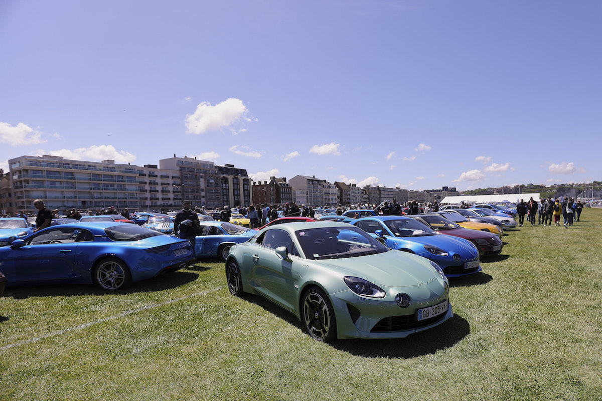 Al centenario di Alpine svelata la nuova serie limitata A110 GT J. Rédélé