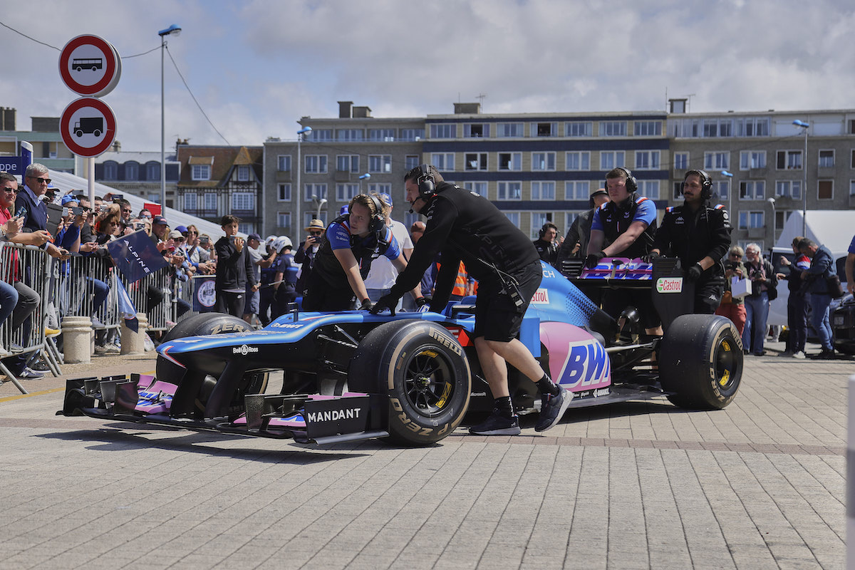 Al centenario di Alpine svelata la nuova serie limitata A110 GT J. Rédélé