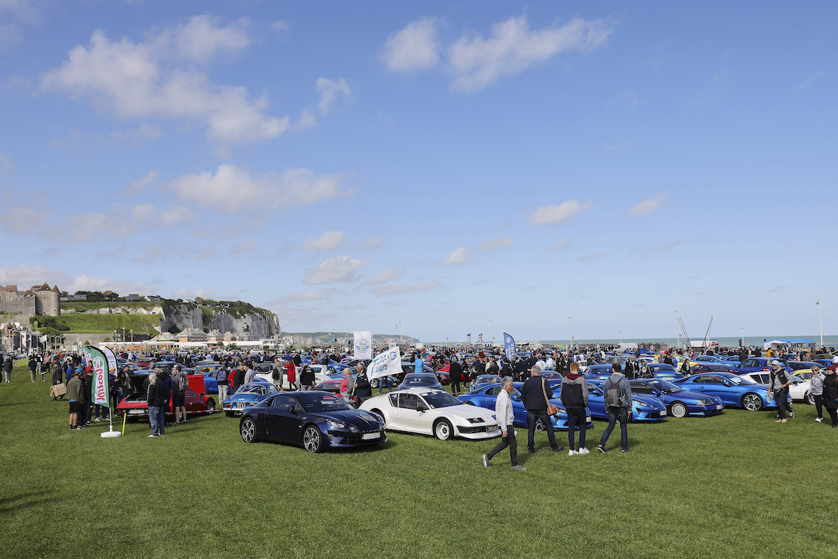 Al centenario di Alpine svelata la nuova serie limitata A110 GT J. Rédélé