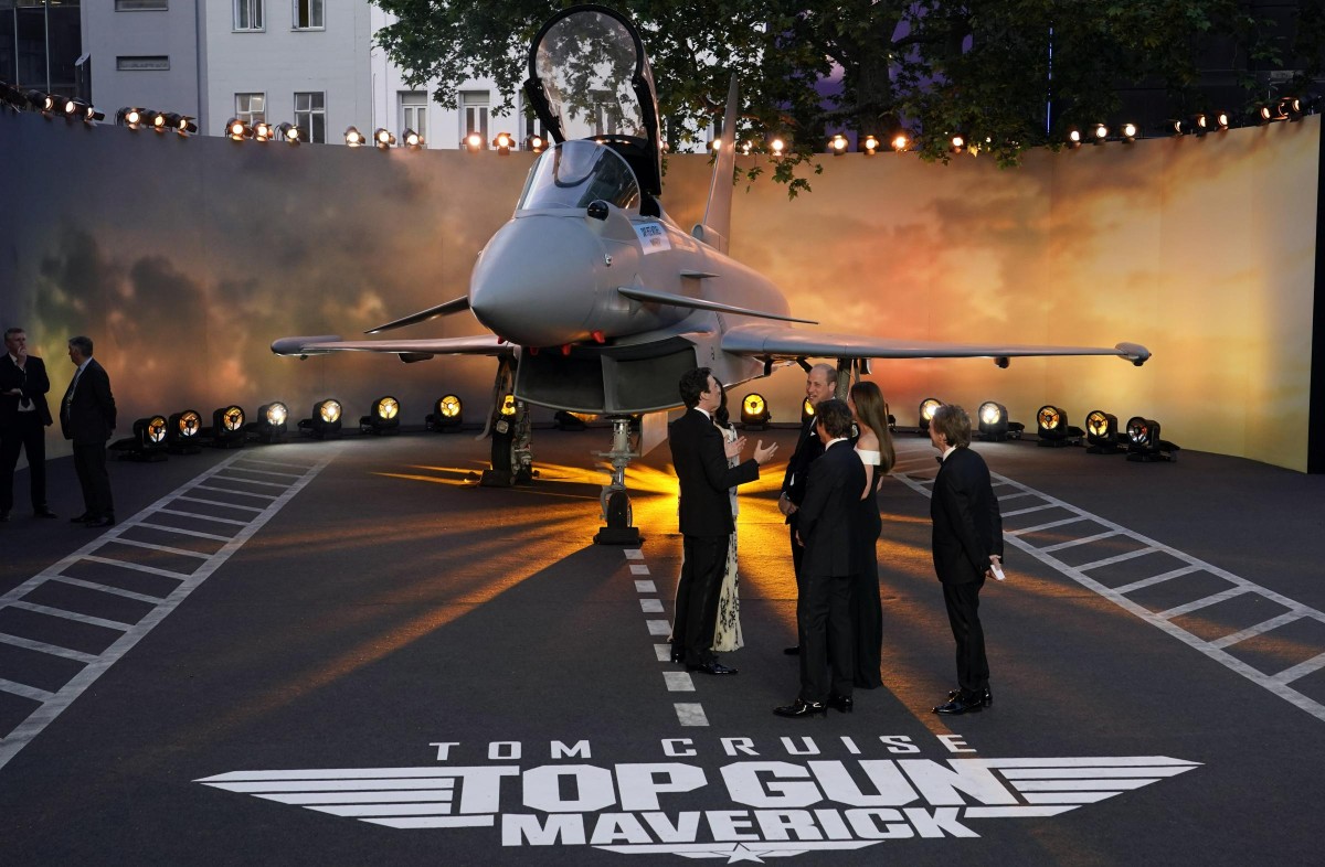 Top Gun: Maverick trionfa al botteghino, Tom Cruise conquista i fan nostalgici Top Gun: Maverick trionfa al botteghino, Tom Cruise conquista i fan nostalgici