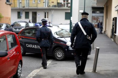 Baby gang, rapine a coetanei: arrestati 5 minorenni a Brescia
