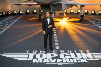 La Cina boicotta “Top Gun – Maverick”: colpa del giubbotto di Tom Cruise