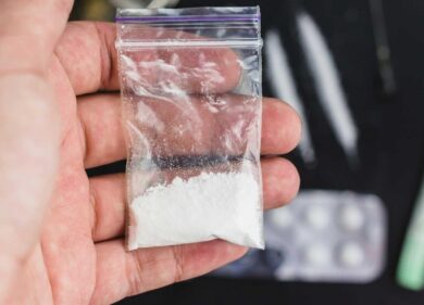 Ecstasy e ketamina in un karaoke cinese a Milano: due arresti