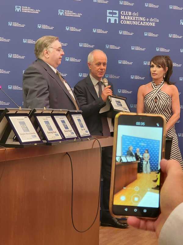 Premio Top Comunicator, Perrino sul giornalismo d’oggi cita Marchionne e Wittgenstein