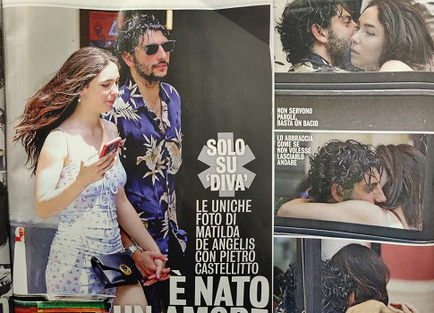 De Angelis-Castellitto: è amore, la nuova coppia mano nella mano per Roma De Angelis-Castellitto: è amore, la nuova coppia mano nella mano per Roma
