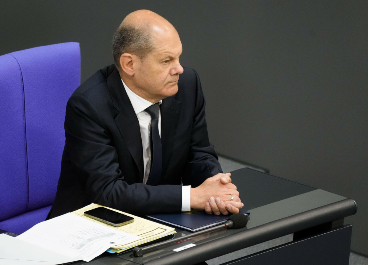 Germania, nostalgia di Merkel. Col “balbettante” Scholz addio leadership Ue