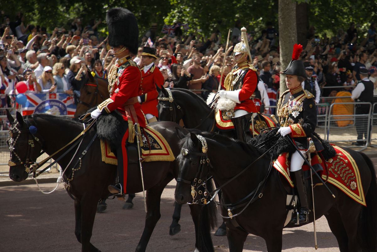 Elisabetta II festeggia 70 anni di regno: Giubileo di platino e nuovo ritratto
