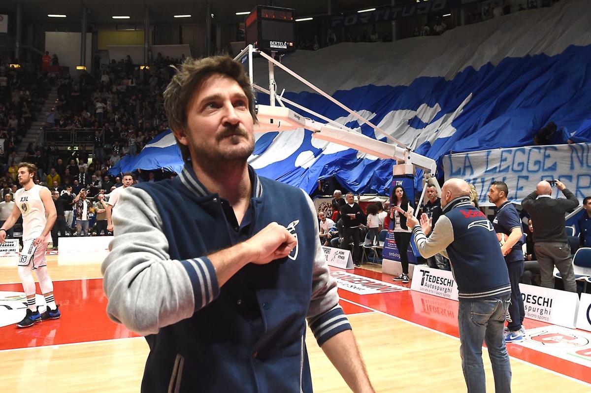 Basket: chi è Gianmarco Pozzecco, nuovo c.t. della nazionale Basket: chi è Gianmarco Pozzecco, nuovo c.t. della nazionale