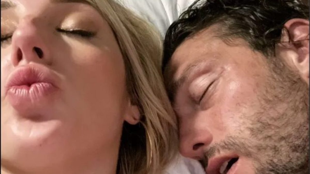 Andy Carroll ubriaco e a letto con due ragazze a 7 giorni dal matrimonio Andy Carroll ubriaco e a letto con due ragazze a 7 giorni dal matrimonio