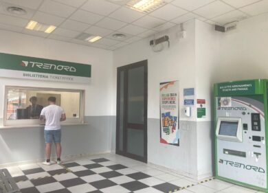 Trenord, riapre dopo il restyling la biglietteria di Magenta