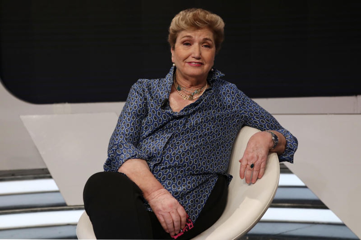 Mara Maionchi torna su Rai2, condurrà un programma di spogliarelli Mara Maionchi torna su Rai2, condurrà un programma di spogliarelli