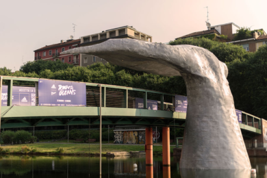 Adidas porta una balena sui Navigli