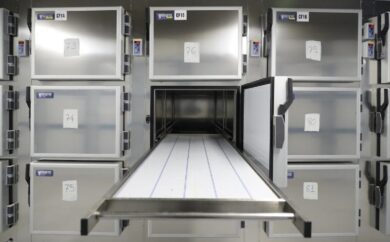 Studentessa muore e si risveglia in un obitorio