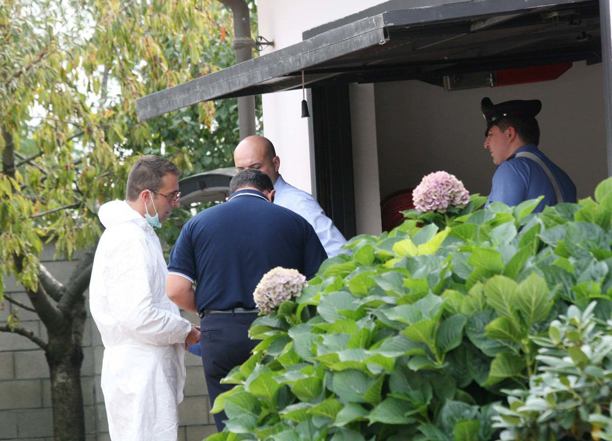 Anziano spara un colpo di fucile al figlio della sua sua badante e lo uccide