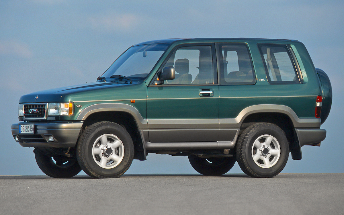 1990, La Opel Monterey viene svelata al Salone di Ginevra