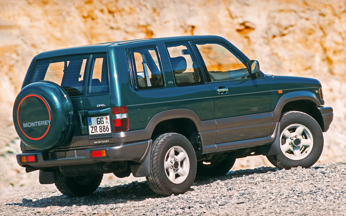1990, La Opel Monterey viene svelata al Salone di Ginevra