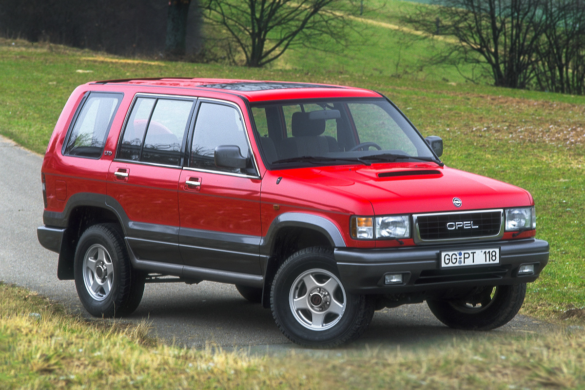 1990, La Opel Monterey viene svelata al Salone di Ginevra