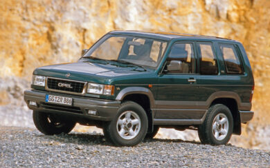 1990, La Opel Monterey viene svelata al Salone di Ginevra
