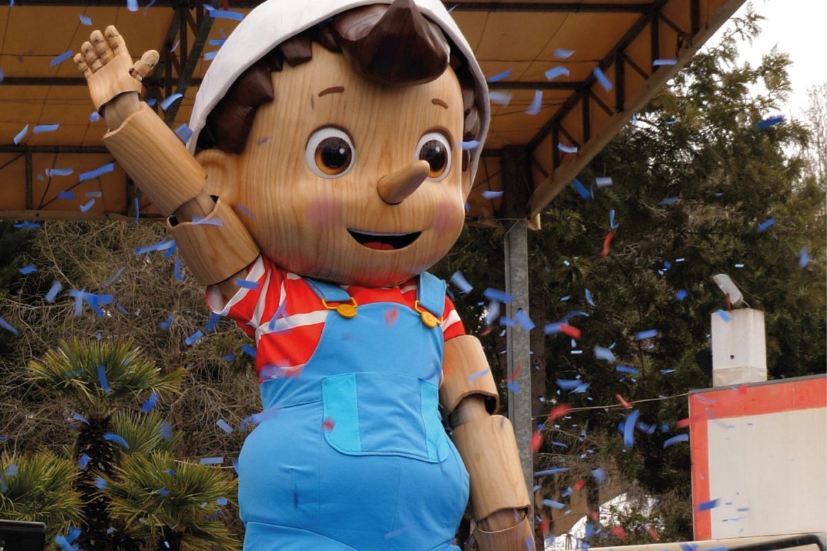 La fiaba di Collodi incontra i delfini: Pinocchio sbarca a Zoomarine