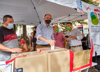 Referendum-Amministrative, mistero: per votare serve la mascherina, altrove no