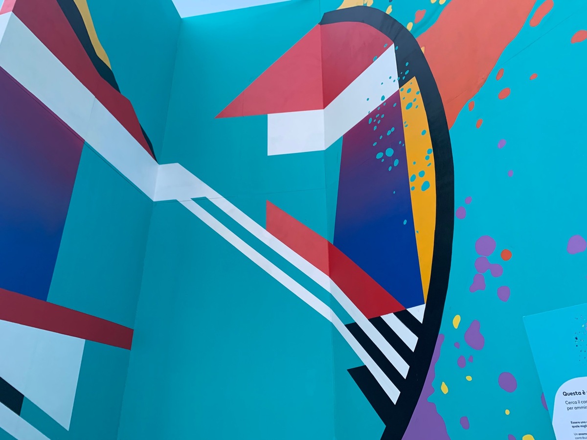 Design Week: IQOS ospita l’arte anamorfica con “WE”