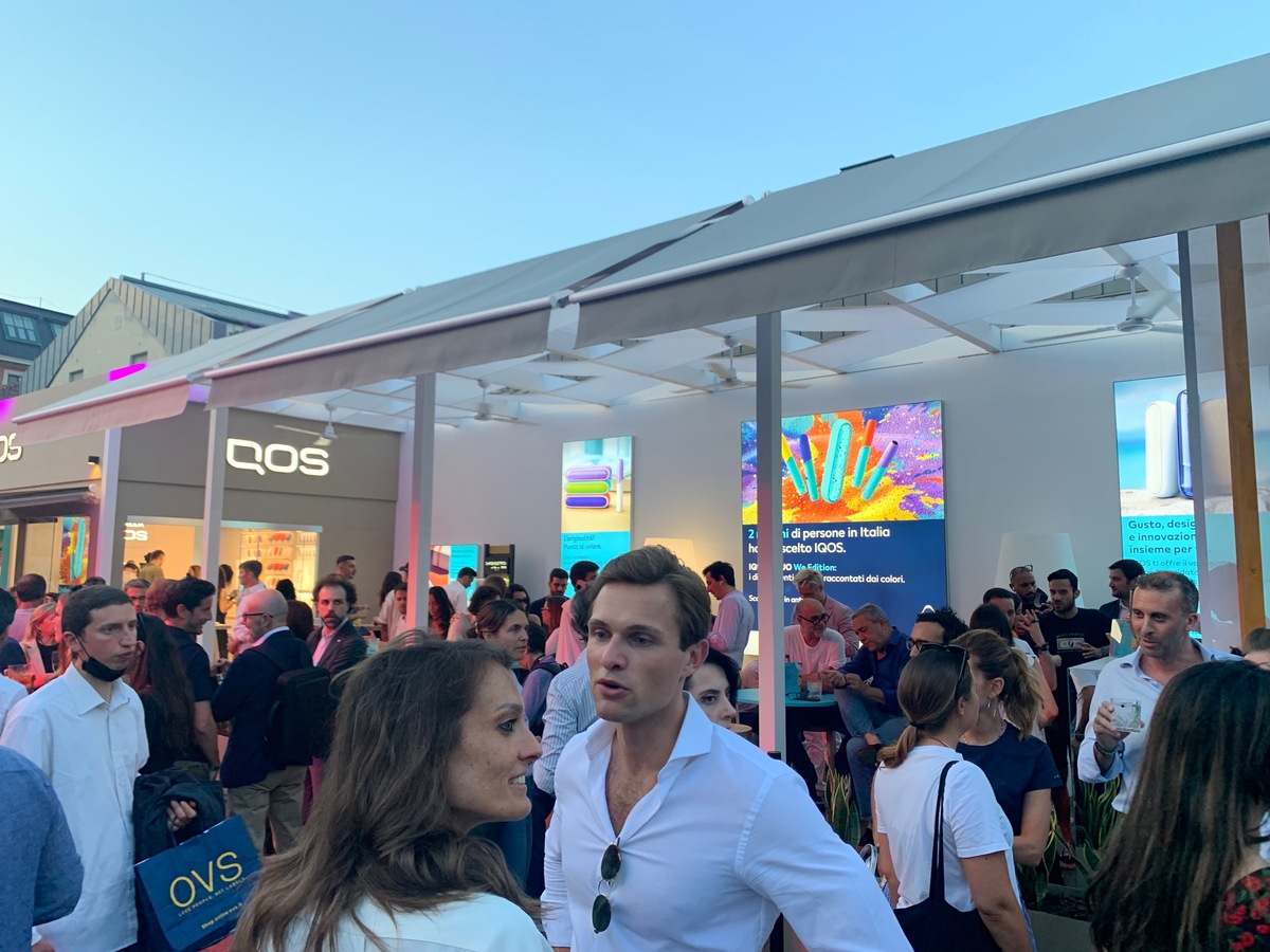 Design Week: IQOS ospita l’arte anamorfica con “WE”