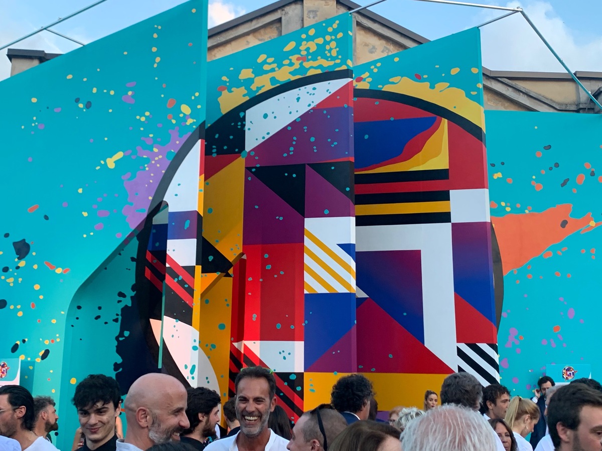 Design Week: IQOS ospita l’arte anamorfica con “WE”