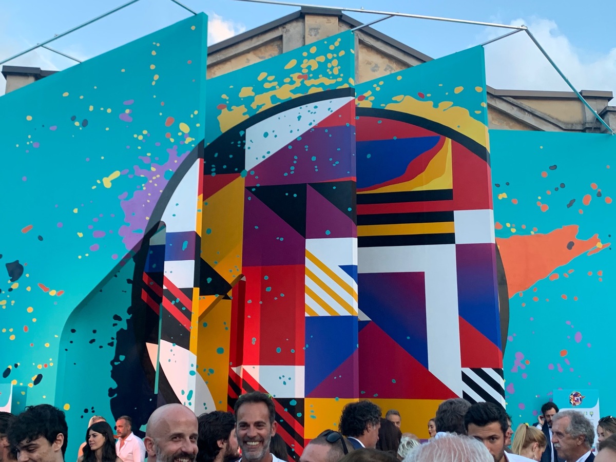 Design Week: IQOS ospita l’arte anamorfica con “WE”