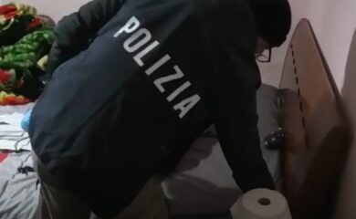 Terrorismo, blitz contro 14 pakistani: legati all’attentatore di Charlie Hebdo