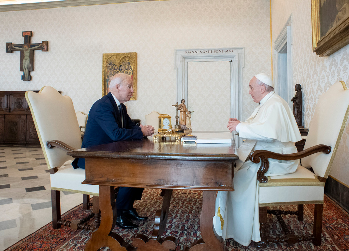 Biden chiede aiuto al Papa. Il Vaticano “mediatore” nella guerra del grano