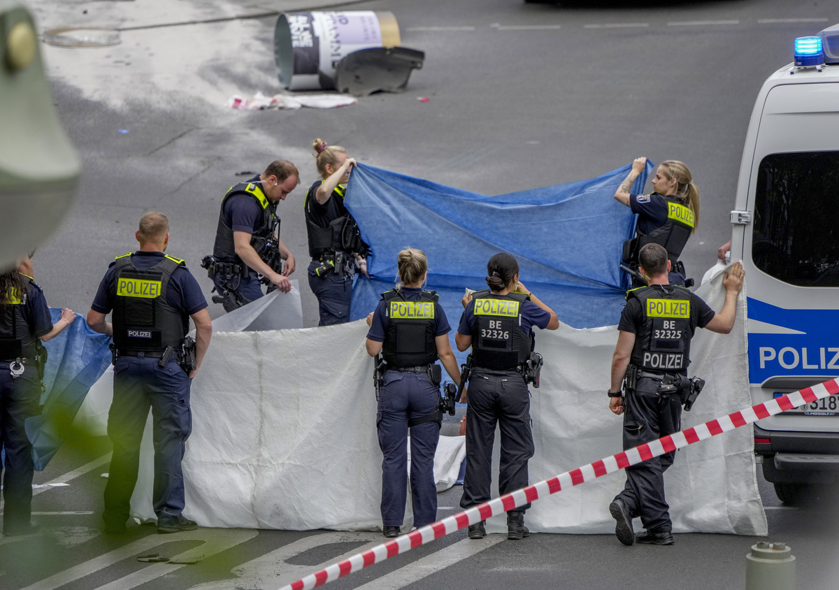 Berlino, auto sulla folla: il conducente è un 29enne armeno Berlino, auto sulla folla: il conducente è un 29enne armeno