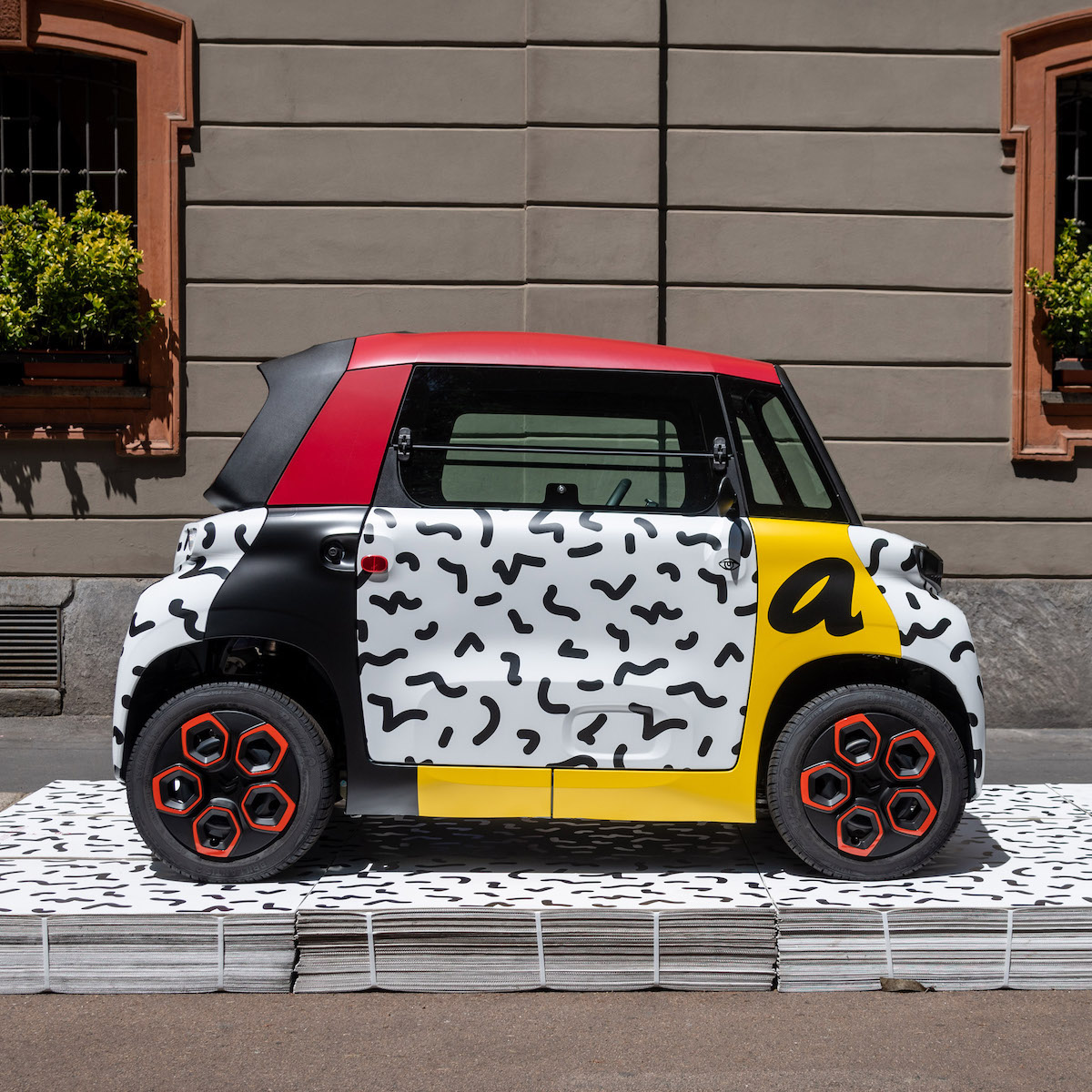 Citroen Ami 100% electric protagonista della Design Week Milanese Citroen Ami 100% electric protagonista della Design Week Milanese