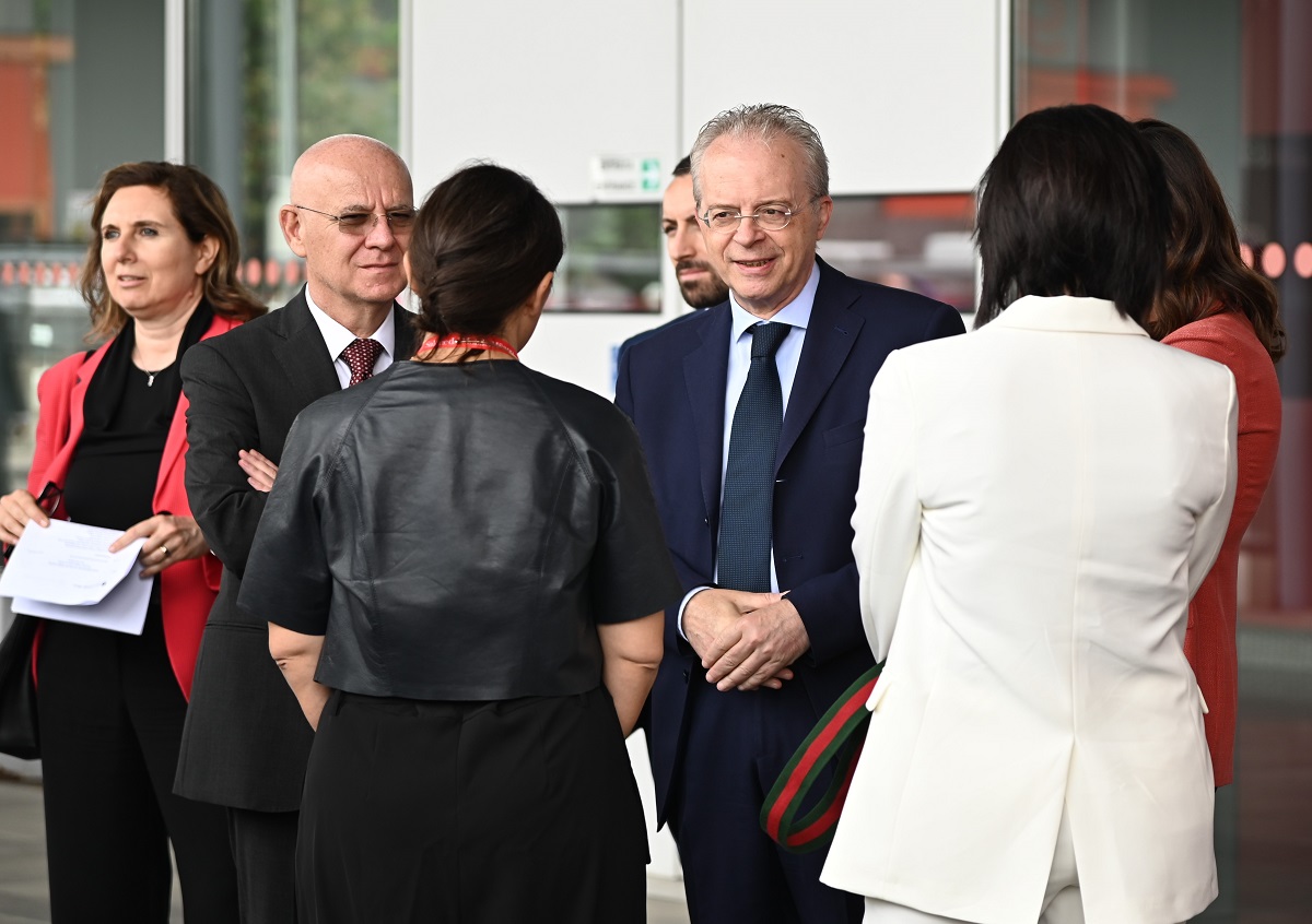 Salone del Mobile, ripartenza a razzo. Code di visitatori a Milano