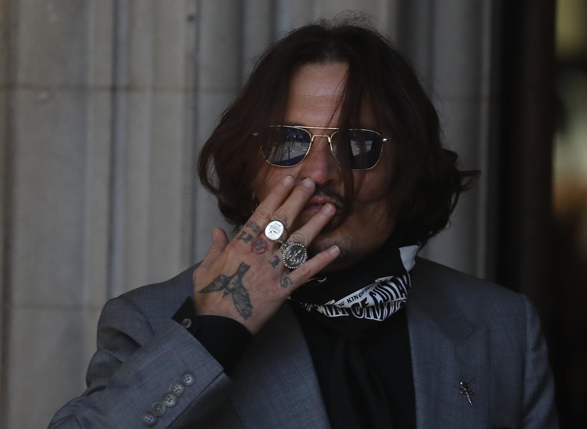 Depp-Heard, Johnny rinuncia al risarcimento: “Non è una questione di soldi” Depp-Heard, Johnny rinuncia al risarcimento: “Non è una questione di soldi”