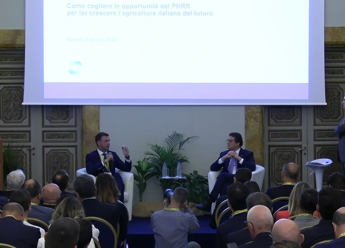 Intesa Sanpaolo e Coldiretti: accordo da € 3mld per l’agricoltura Intesa Sanpaolo e Coldiretti: accordo da € 3mld per l’agricoltura