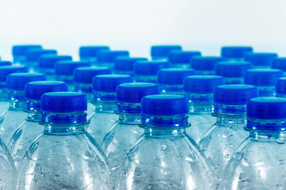 Minaccia di avvelenare l’acqua nei supermercati, fermato dalla Polizia Postale Minaccia di avvelenare l’acqua nei supermercati, fermato dalla Polizia Postale