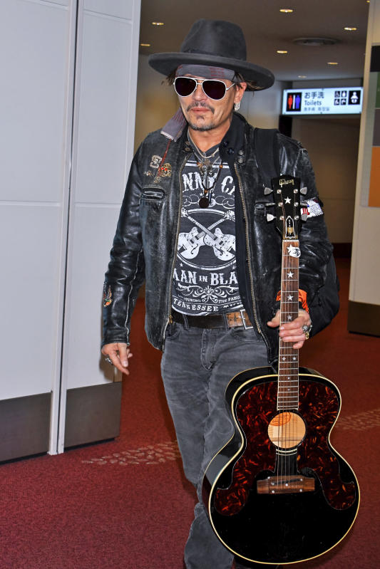Depp-Heard, Johnny rinuncia al risarcimento: “Non è una questione di soldi” Depp-Heard, Johnny rinuncia al risarcimento: “Non è una questione di soldi”