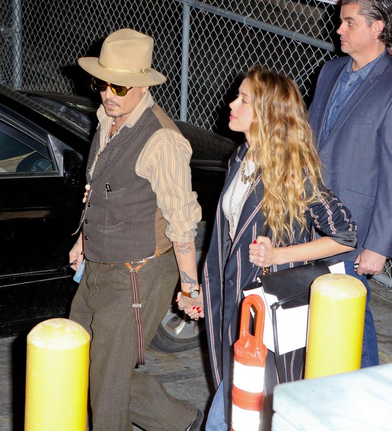 Depp-Heard, Johnny rinuncia al risarcimento: “Non è una questione di soldi” Depp-Heard, Johnny rinuncia al risarcimento: “Non è una questione di soldi”