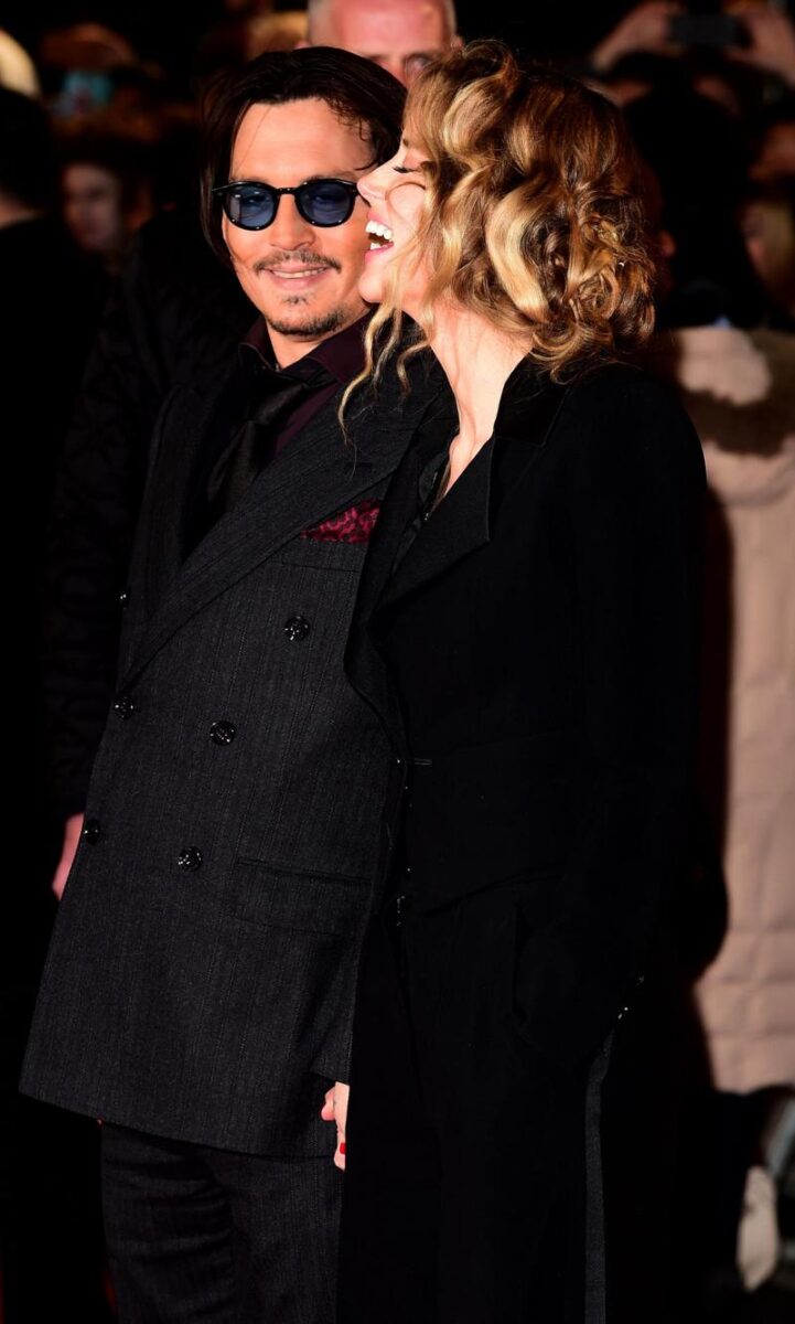 Depp-Heard, Johnny rinuncia al risarcimento: “Non è una questione di soldi” Depp-Heard, Johnny rinuncia al risarcimento: “Non è una questione di soldi”