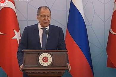 La domanda del giornalista ucraino a Lavrov: “Cosa altro ci state rubando oltre il grano?”