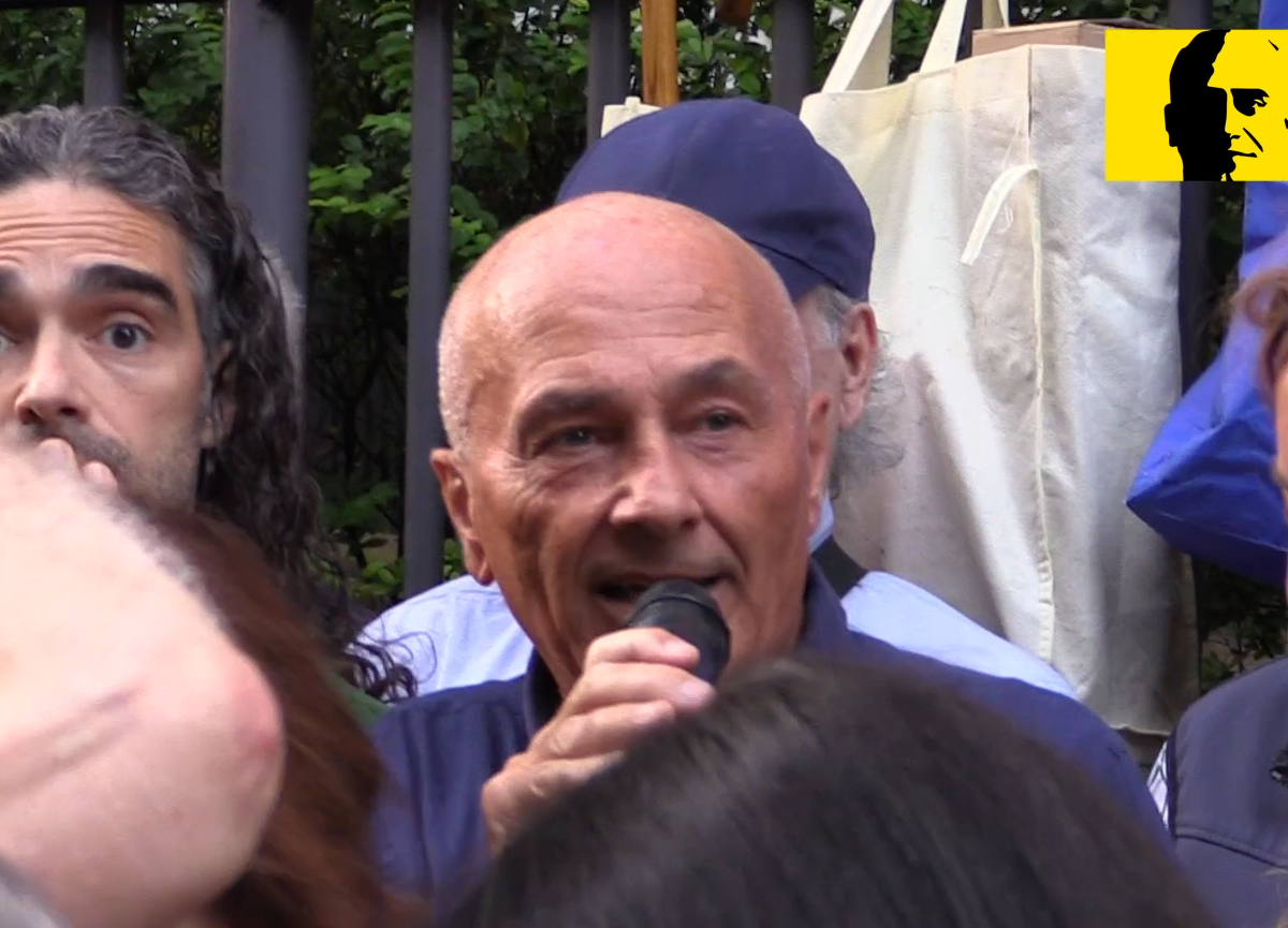 Video: i pazienti salvati dal dottor Milani protestano davanti l’Ordine medici Video: i pazienti salvati dal dottor Milani protestano davanti l’Ordine medici