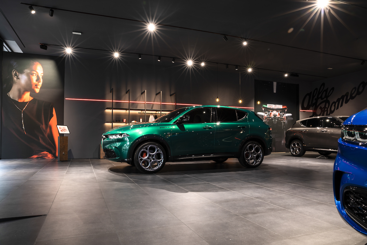 Inaugurato a Milano il primo showroom mondiale di Alfa Romeo Inaugurato a Milano il primo showroom mondiale di Alfa Romeo
