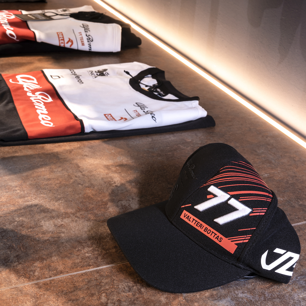 Inaugurato a Milano il primo showroom mondiale di Alfa Romeo Inaugurato a Milano il primo showroom mondiale di Alfa Romeo