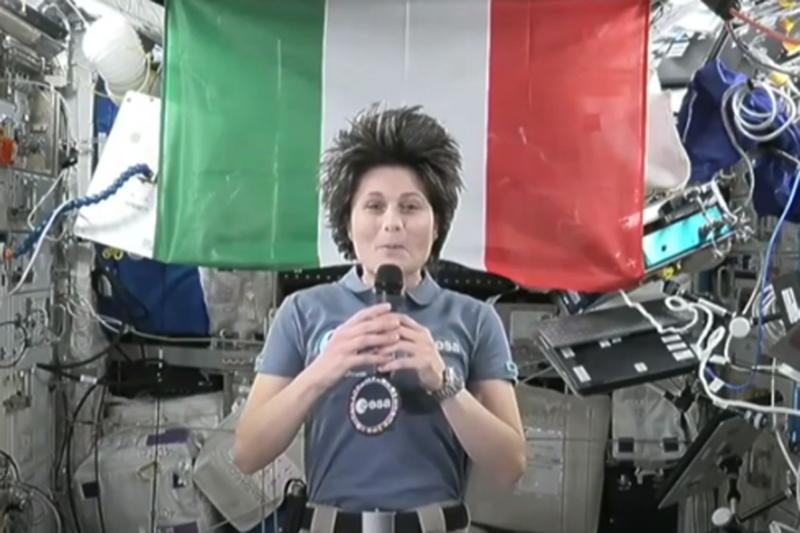 Mattarella ‘intervista’ Samantha Cristoforetti: “La scienza…” Mattarella ‘intervista’ Samantha Cristoforetti: “La scienza…”
